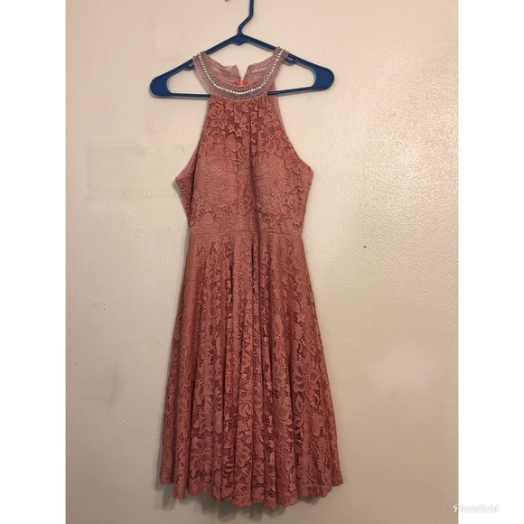 Dresses & Skirts - Pink homecoming dress💕